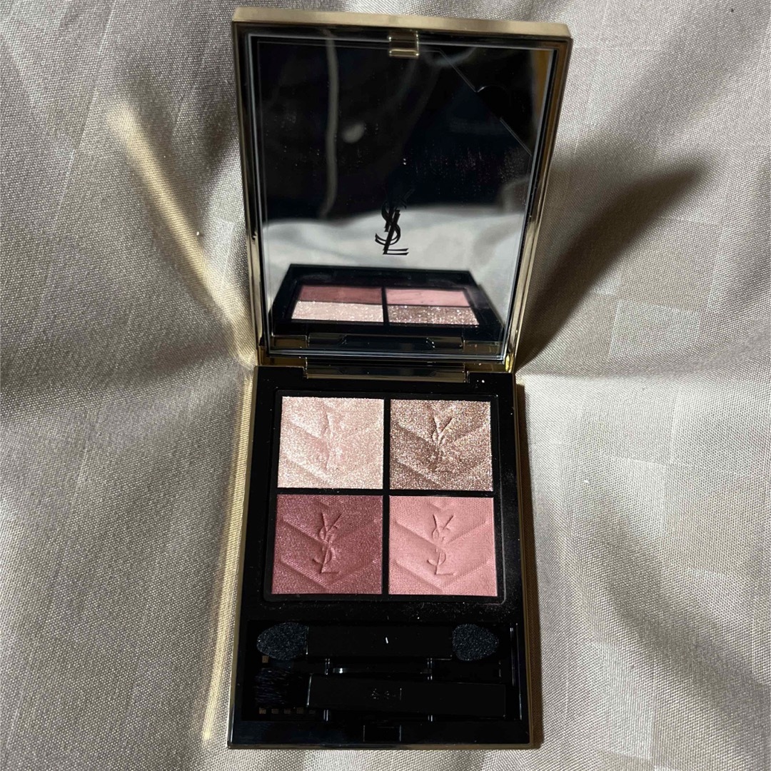 Yves Saint Laurent(イヴサンローラン)のイヴ・サンローラン　クチュールミニクラッチNo.500 コスメ/美容のベースメイク/化粧品(アイシャドウ)の商品写真