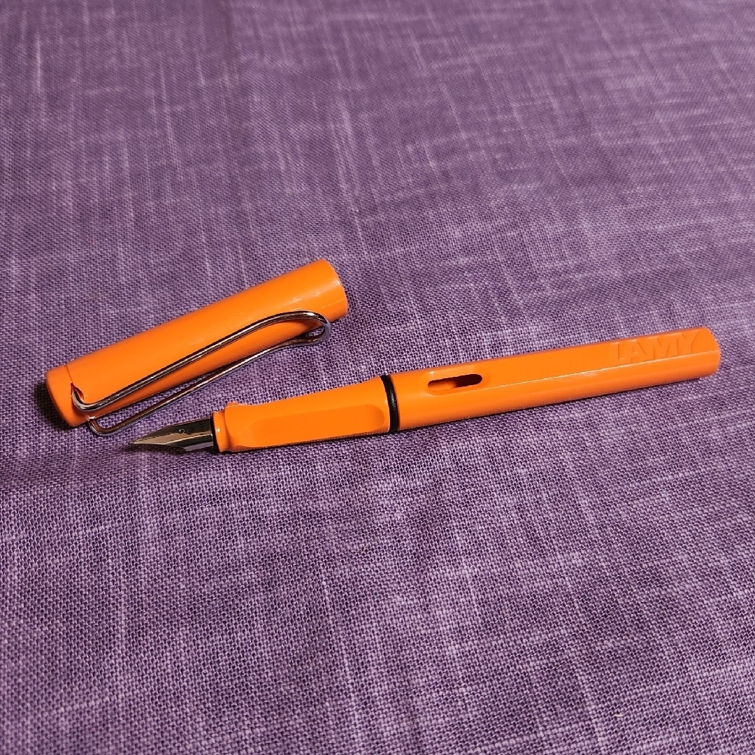 LAMY(ラミー)のLAMY safari  サファリ 万年筆 2009年限定 オレンジ M インテリア/住まい/日用品の文房具(ペン/マーカー)の商品写真