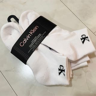 Calvin Klein - Calvin Klein カルバンクライン　靴下　レディース　白　ロゴ