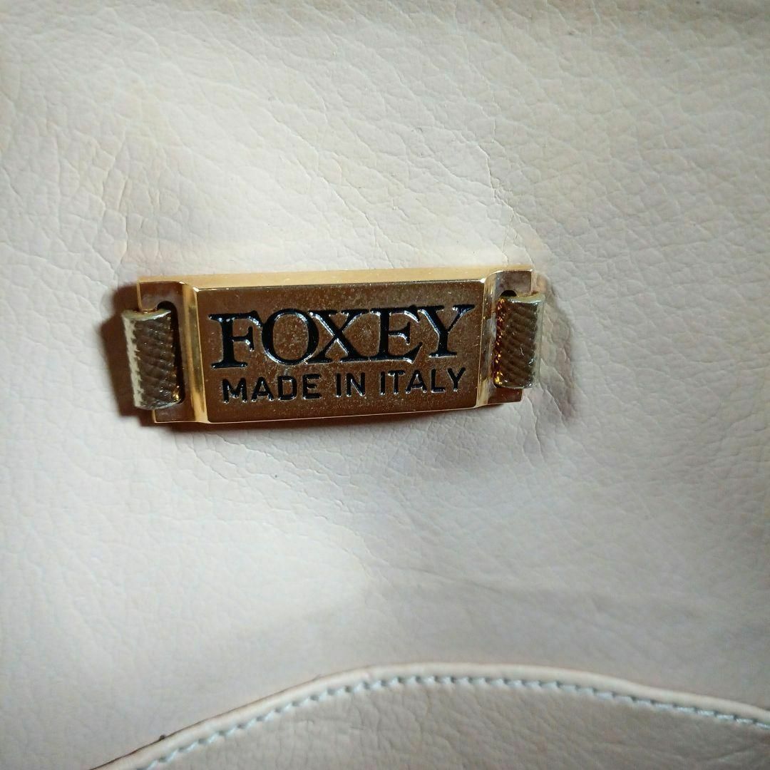 FOXEY(フォクシー)のH超美品　フォクシー　ハンドバッグ　パーティーバック　希少カラー　ゴールド その他のその他(その他)の商品写真