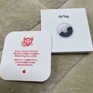 アップル(Apple)の【新品】Apple AirTag エアタグ本体 2024年限定品 辰デザイン(その他)