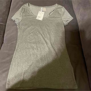 エイチアンドエム(H&M)の未使用タグ付き　H&M  Tシャツ　グレー　XS(Tシャツ(半袖/袖なし))