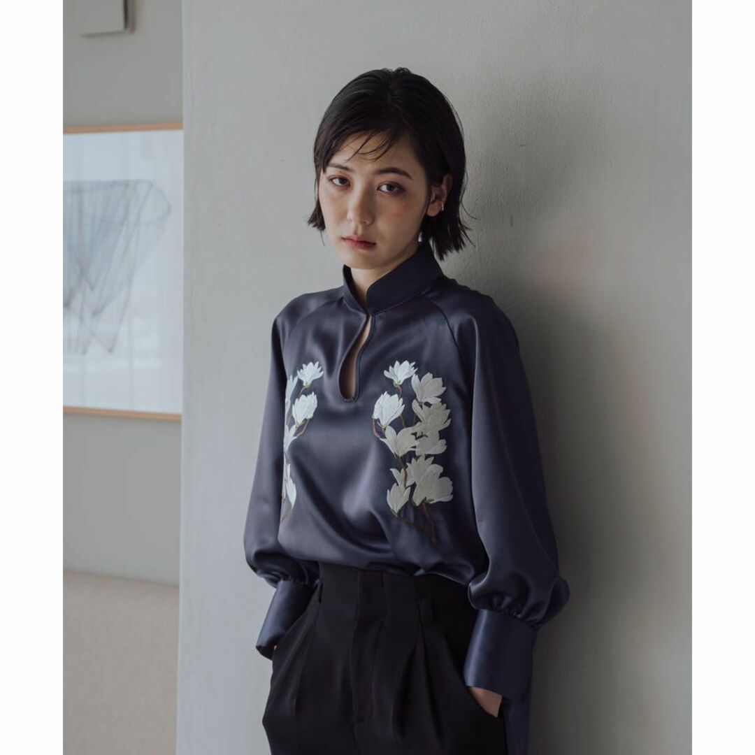 mame - iconology花を着るブラウス 白木蓮 ボタン緩みあり mame - iconology花を着るブラウス 白木蓮 ボタン緩みあり