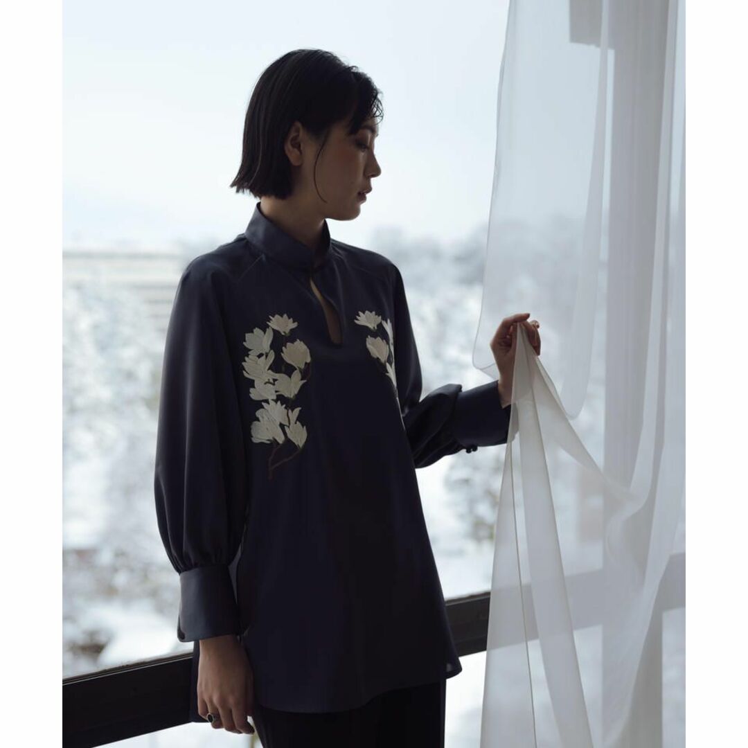 mame - iconology花を着るブラウス 白木蓮 ボタン緩みあり mame - iconology花を着るブラウス 白木蓮 ボタン緩みあり