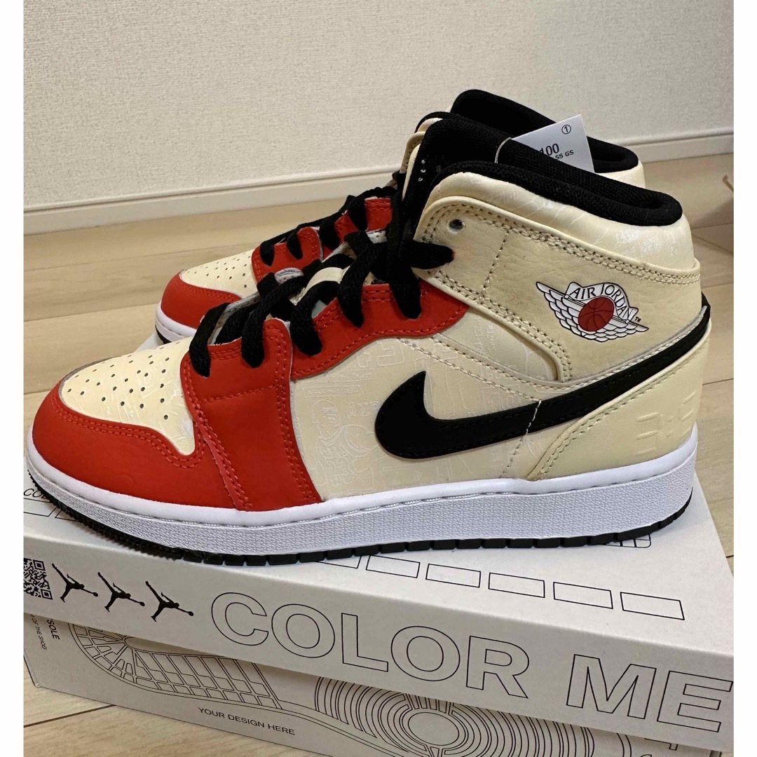 NIKE(ナイキ)の【新品未使用】箱 タグ付きNIKE AIR JORDAN 1 MID SS GS レディースの靴/シューズ(スニーカー)の商品写真