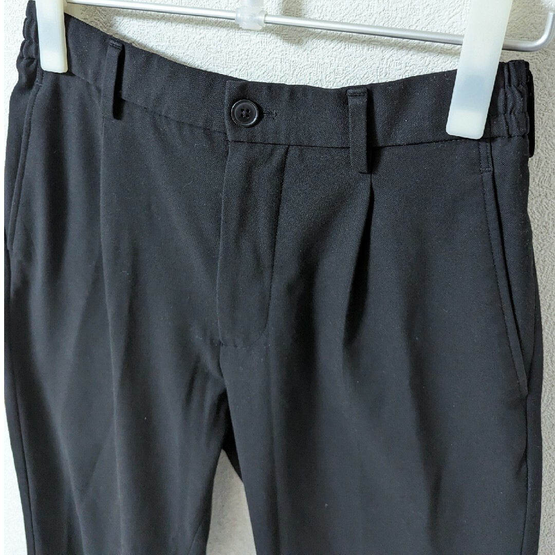 UNIQLO(ユニクロ)のUNIQLO タックワイドパンツ 裾直し済み67cm 黒 461614 S メンズのパンツ(スラックス)の商品写真