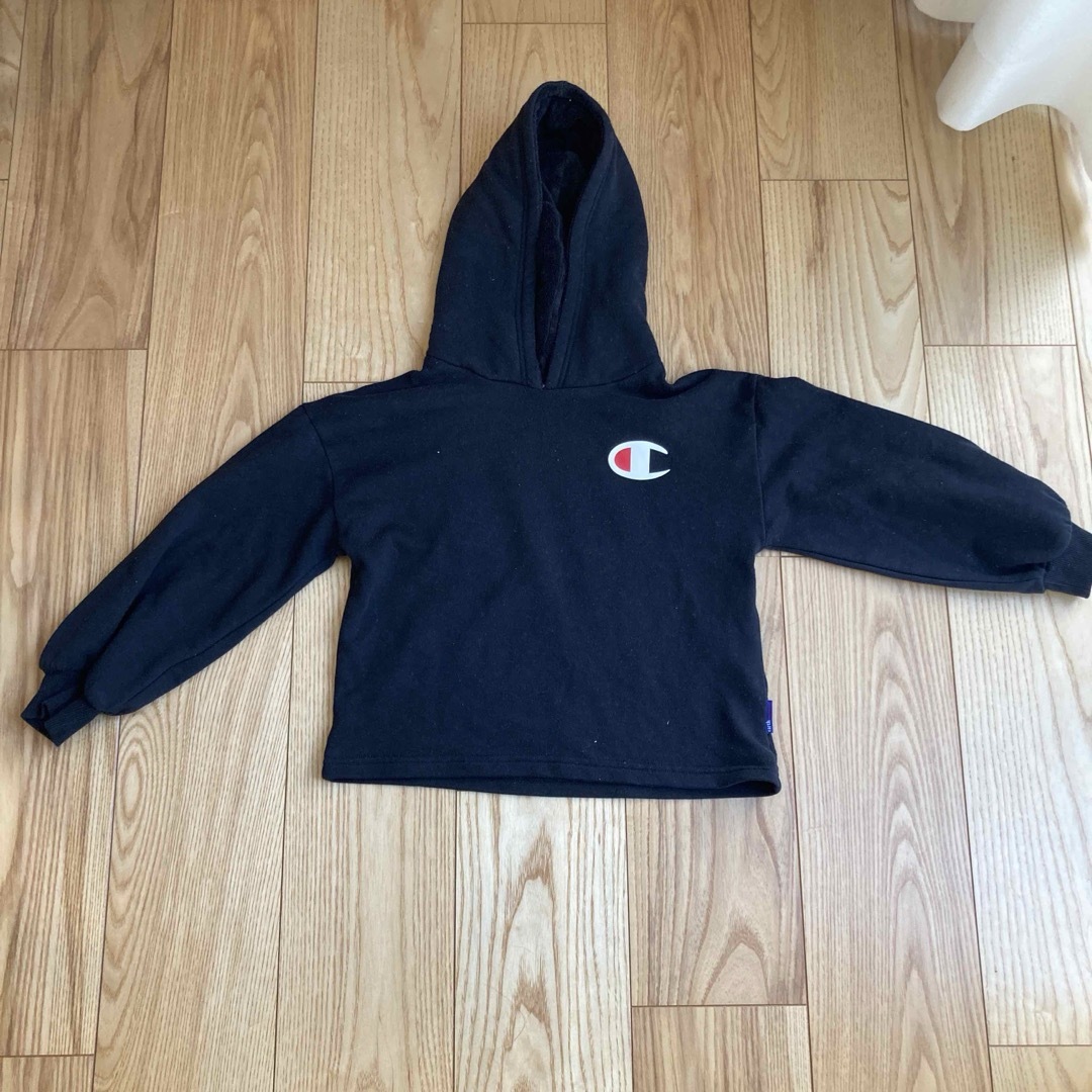 Champion(チャンピオン)の★美品★ キッズ　champion パーカー　130cm　裏起毛　フーディ キッズ/ベビー/マタニティのキッズ服男の子用(90cm~)(Tシャツ/カットソー)の商品写真