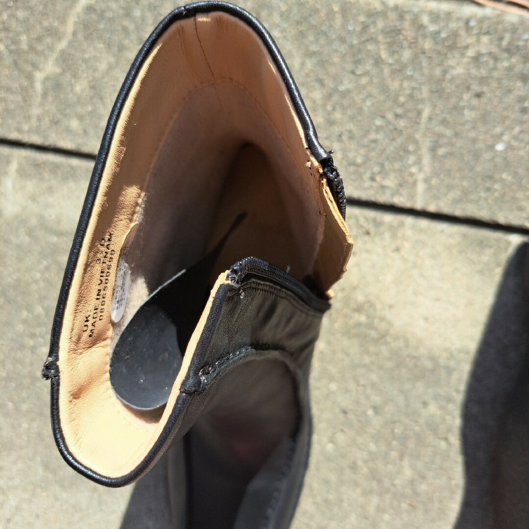 Clarks(クラークス)の未使用クラークスショートブーツ、サイズ23センチ レディースの靴/シューズ(ブーツ)の商品写真
