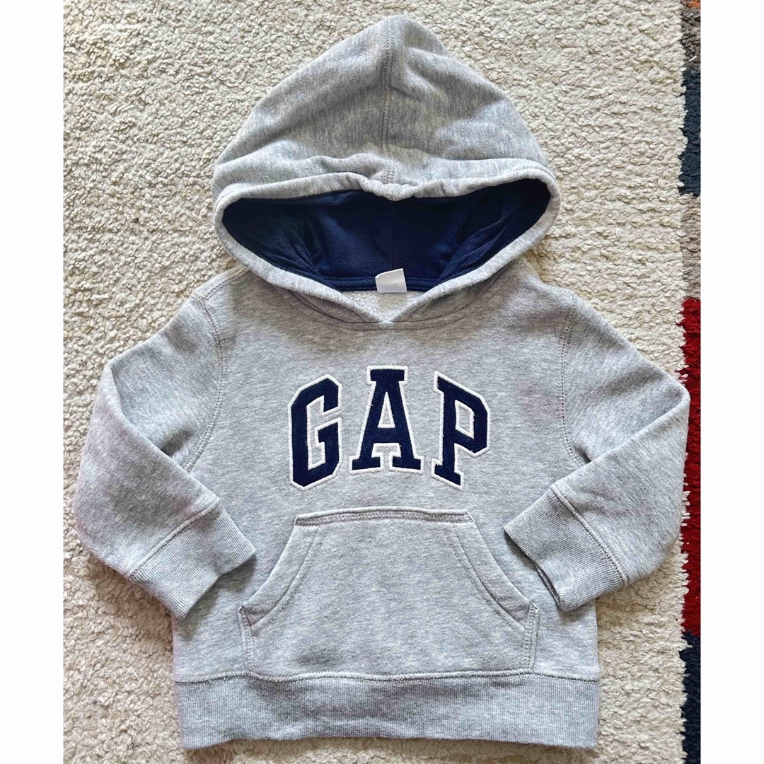 babyGAP(ベビーギャップ)のGAP  フード付き　トレーナー　 キッズ/ベビー/マタニティのベビー服(~85cm)(トレーナー)の商品写真