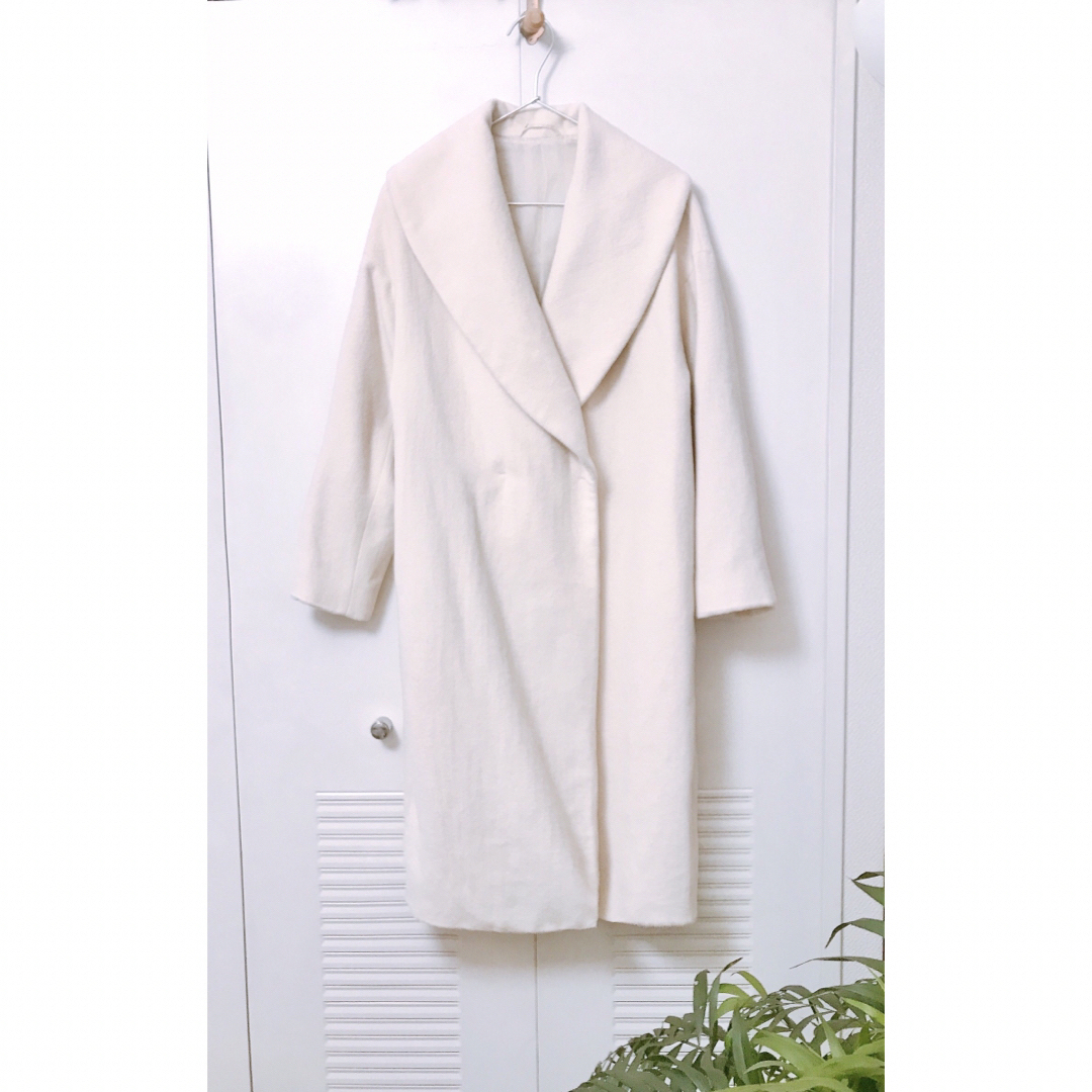 GU(ジーユー)の🌸GU🌸ウール ビッグカラーコート ガウンコート🌸アイボリー ロングコート レディースのジャケット/アウター(ロングコート)の商品写真