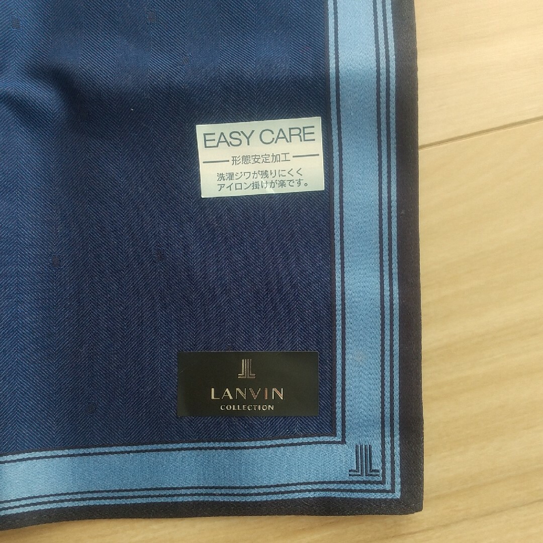 LANVIN(ランバン)の【新品】LANVIN ランバン ハンカチ 紺 ネイビー ビジネス メンズのファッション小物(ハンカチ/ポケットチーフ)の商品写真