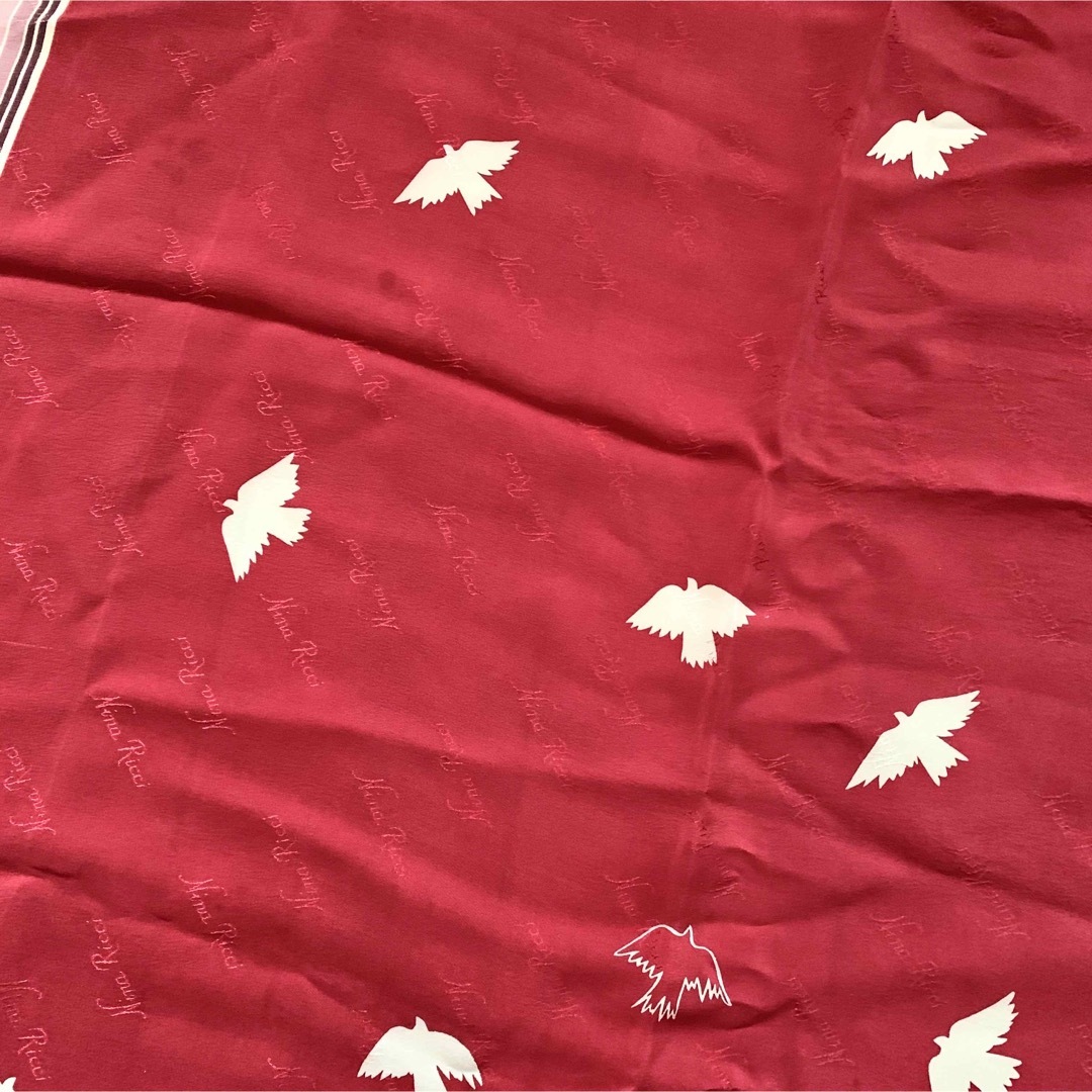 NINA RICCI(ニナリッチ)のニナリッチ　スカーフ　大判　赤 レディースのファッション小物(バンダナ/スカーフ)の商品写真