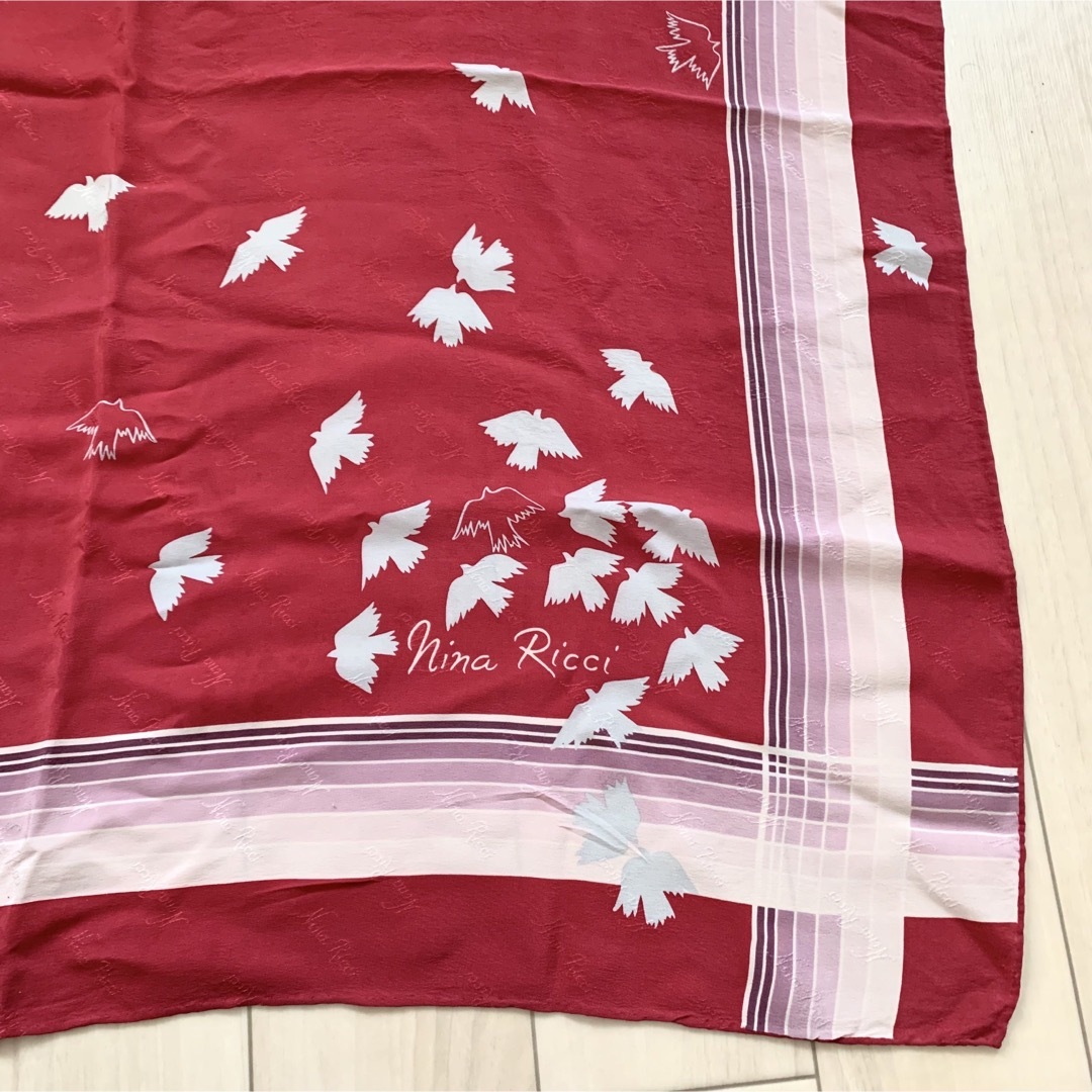 NINA RICCI(ニナリッチ)のニナリッチ　スカーフ　大判　赤 レディースのファッション小物(バンダナ/スカーフ)の商品写真