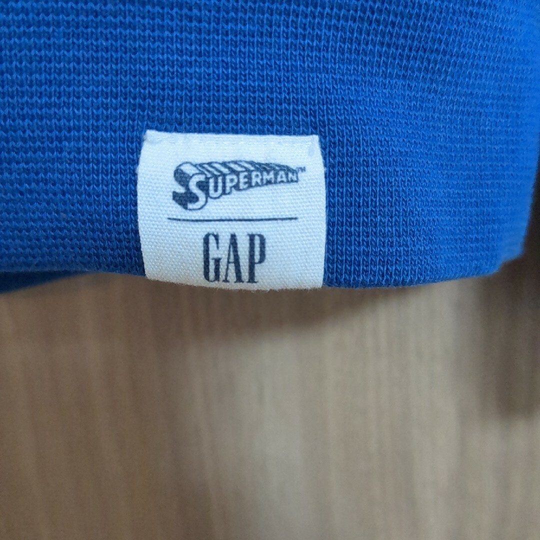 GAP Kids(ギャップキッズ)のGAP　スーパーマン　パーカー　110 キッズ/ベビー/マタニティのキッズ服男の子用(90cm~)(ジャケット/上着)の商品写真