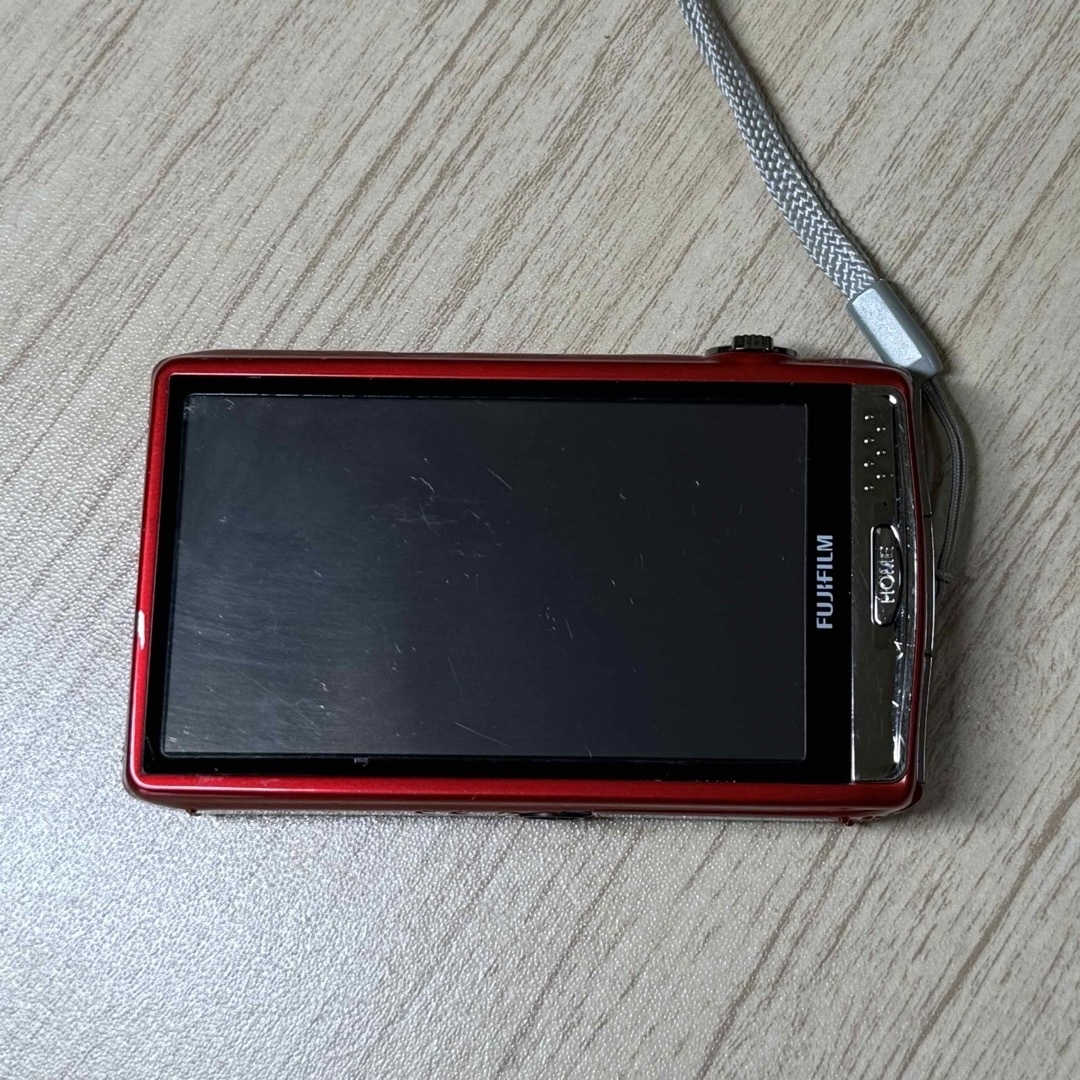 【中古品】FinePix Z FINEPIX Z900EXR RED スマホ/家電/カメラのカメラ(コンパクトデジタルカメラ)の商品写真