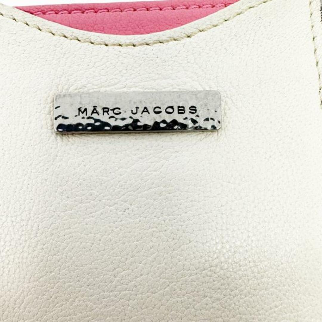 MARC JACOBS(マークジェイコブス)のMARC JACOBS(マークジェイコブス) パスケース - 白×ピンク レザー レディースのファッション小物(名刺入れ/定期入れ)の商品写真