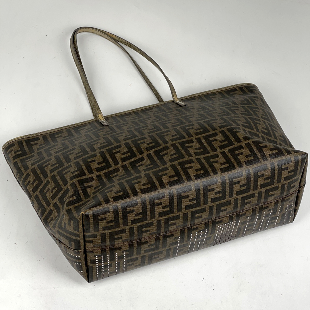 FENDI(フェンディ)のフェンディ ズッカ柄 トートバッグ レディース 【中古】 レディースのバッグ(トートバッグ)の商品写真