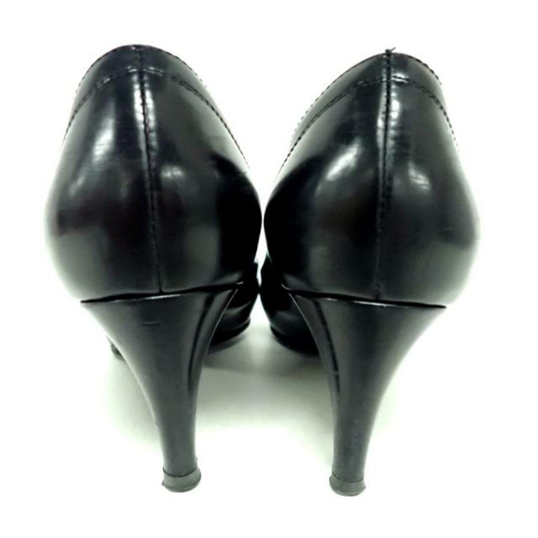 LOUIS VUITTON(ルイヴィトン)のLOUIS VUITTON(ルイヴィトン) パンプス 35 1/2 レディース - 黒 パンチング レザー レディースの靴/シューズ(ハイヒール/パンプス)の商品写真