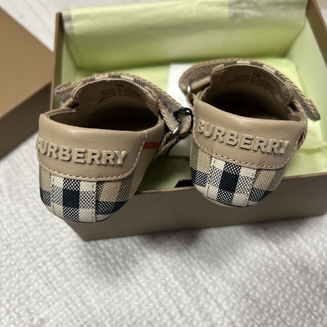 BURBERRY(バーバリー)のバーバリー　ベビーシューズ　新品 キッズ/ベビー/マタニティのベビー靴/シューズ(~14cm)(スニーカー)の商品写真