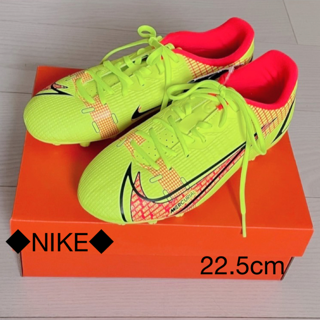 NIKE(ナイキ)の【新品未使用】NIKE サッカースパイク  22.5cm スポーツ/アウトドアのサッカー/フットサル(シューズ)の商品写真