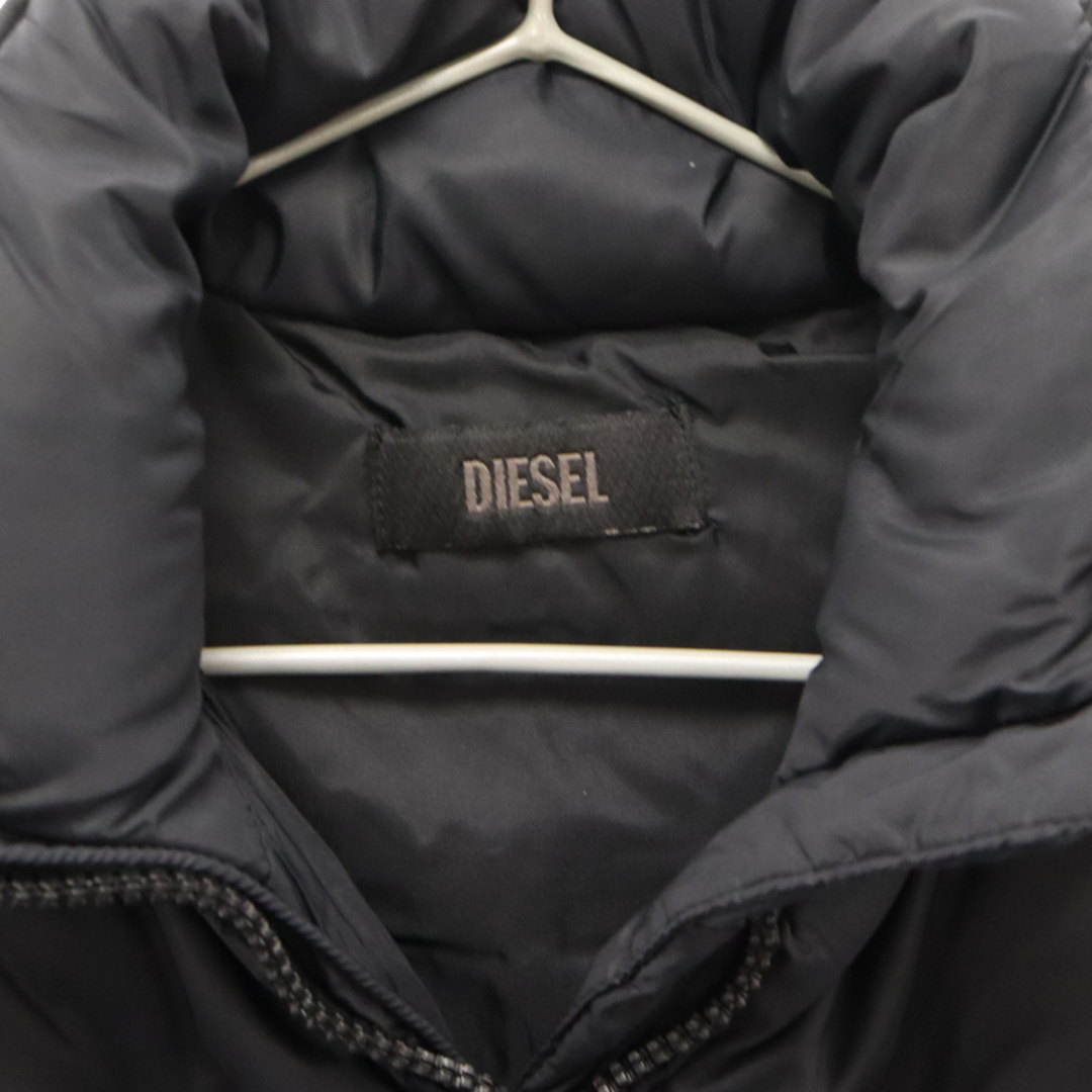 DIESEL(ディーゼル)のDIESEL ディーゼル ワッペンロゴ ジップアップ フーデッド ロングダウンジャケット ブラック メンズのジャケット/アウター(ダウンジャケット)の商品写真