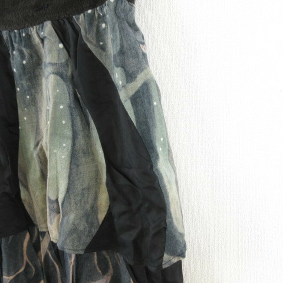 FRAPBOIS(フラボア)のフラボア FRAPBOIS ひざ丈スカート フレア 総柄 黒 紺 1  レディースのスカート(ひざ丈スカート)の商品写真