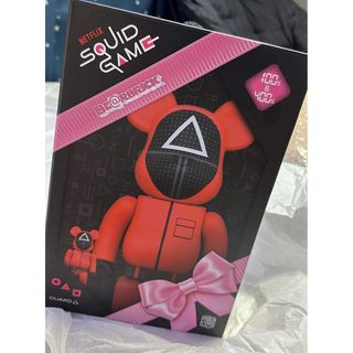 ベアブリック(BE@RBRICK)のBE@RBRICK Squid Game Guard (Triangle) (フィギュア)