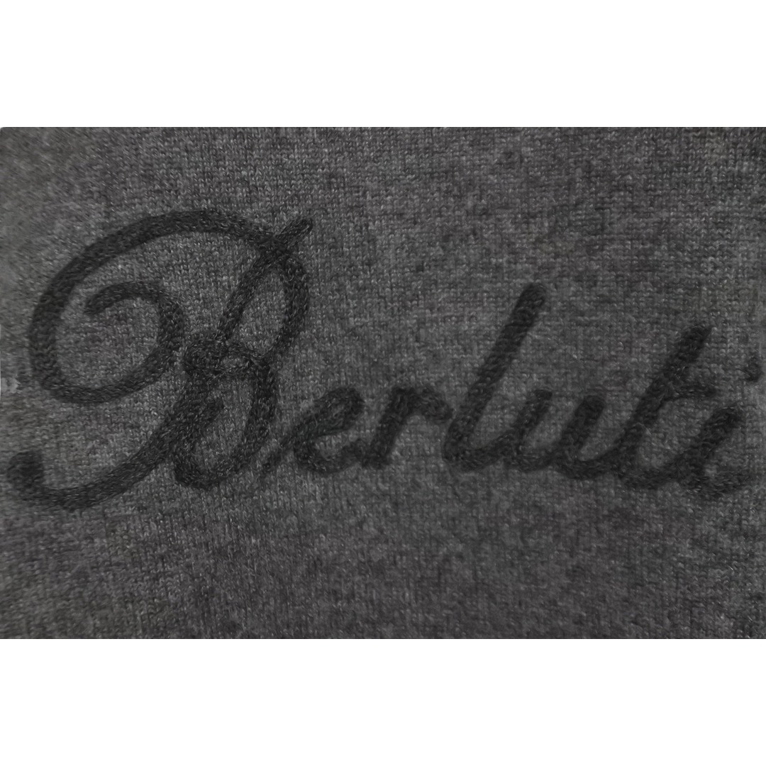 Berluti(ベルルッティ)の極美品 Berluti ベルルッティ セーター クルーネック 刺繍ロゴ サイズL カシミヤ グレー R23KRL203-YWBO 中古 60791 レディースのトップス(ニット/セーター)の商品写真