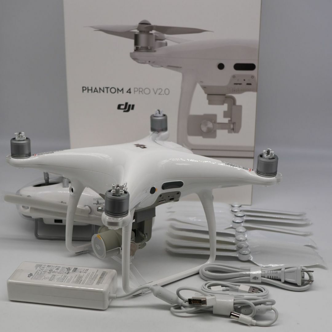 □ほぼ新品□ DJI Phantom 4 Pro V2.0の通販 by テイクスカメラ □ほぼ新品□ DJI Phantom 4 Pro V2.0の通販 by テイクスカメラ