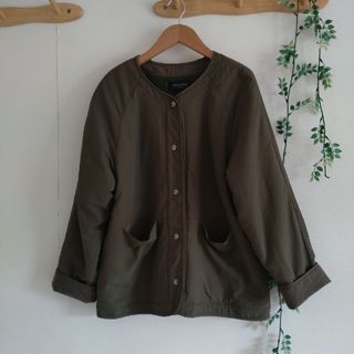 ショコラフィネローブ(chocol raffine robe)の美品(Ｆ)ノーカラージャケット アウター ブルゾン(ブルゾン)