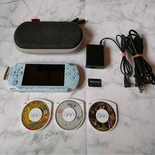 プレイステーションポータブル(PlayStation Portable)の《訳あり》SONY　PSP-2000 本体　＋ケース　充電器　ソフト付き(携帯用ゲーム機本体)