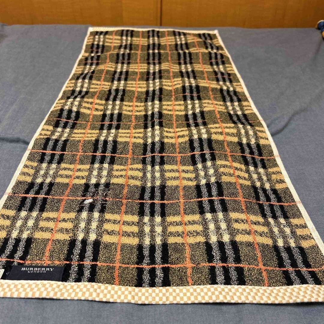 BURBERRY(バーバリー)の【未使用】バーバリー★ノバチェック フェイスタオル インテリア/住まい/日用品の日用品/生活雑貨/旅行(タオル/バス用品)の商品写真