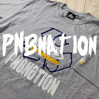 ピーエヌビーネイション(PNB Nation)の【PNB nation】ピーエヌビーネイション ビッグシルエット ロゴTシャツ(Tシャツ/カットソー(半袖/袖なし))