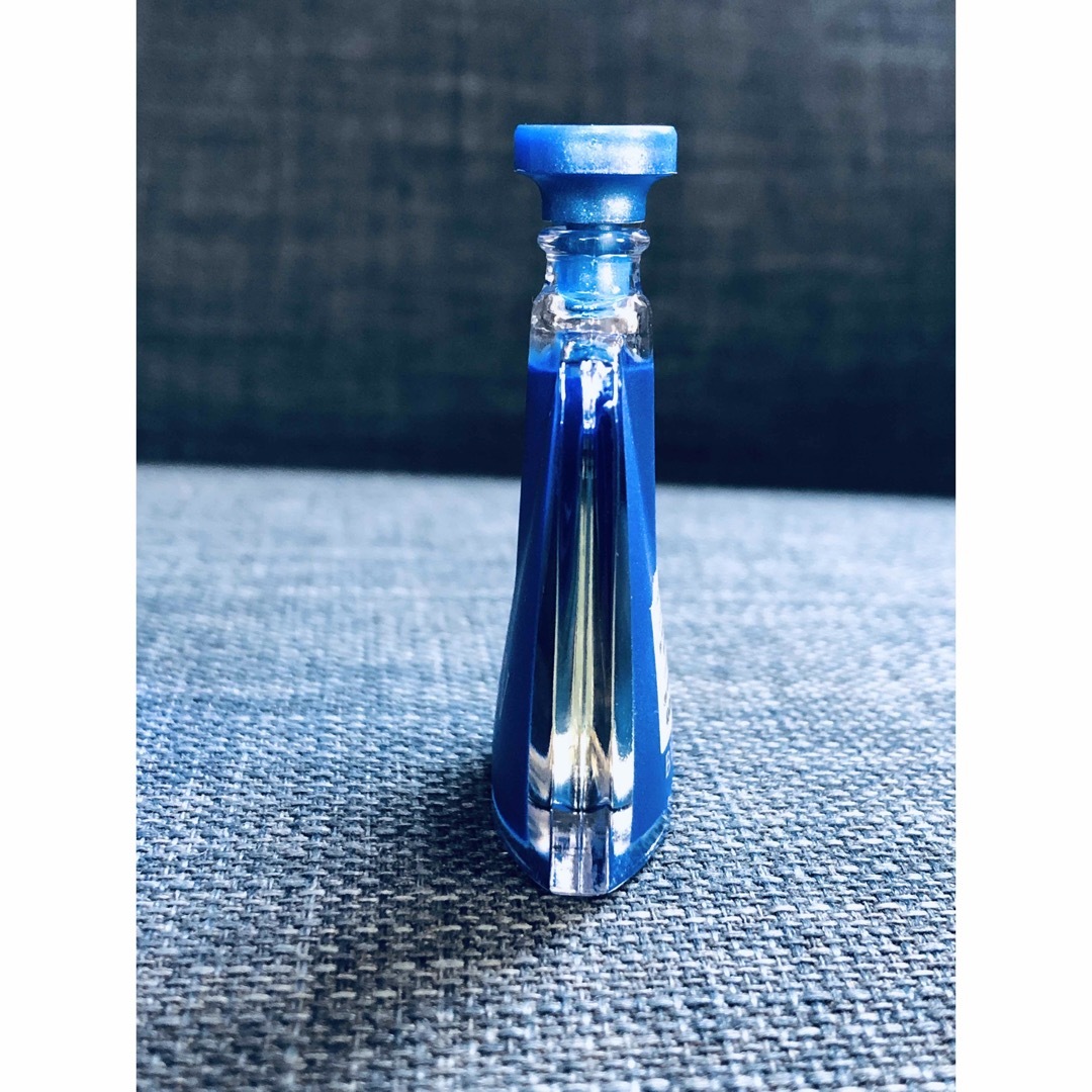 BVLGARI(ブルガリ)のBVLGARI BLV ブルガリ ブルー　オードパルファム　ミニ香水　5ml  コスメ/美容の香水(ユニセックス)の商品写真