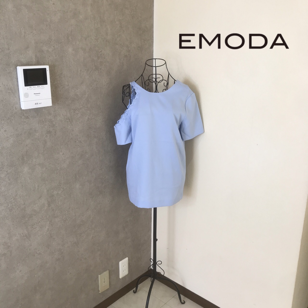 EMODA(エモダ)のエモダ♡1度着用　ブラウス レディースのトップス(シャツ/ブラウス(半袖/袖なし))の商品写真