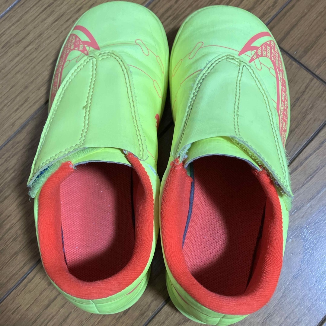 NIKE(ナイキ)のジュニア　サッカーシューズ キッズ/ベビー/マタニティのキッズ靴/シューズ(15cm~)(その他)の商品写真