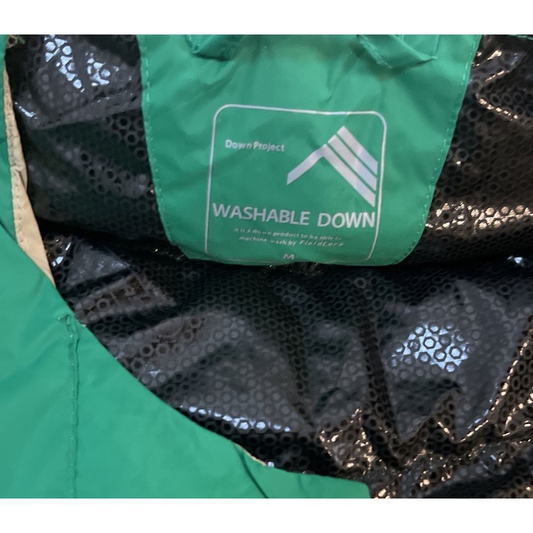 WALKMAN(ウォークマン)の洗えるフュージョンダウンライト　ベスト(収納袋付き) M グリーン メンズのジャケット/アウター(ダウンベスト)の商品写真