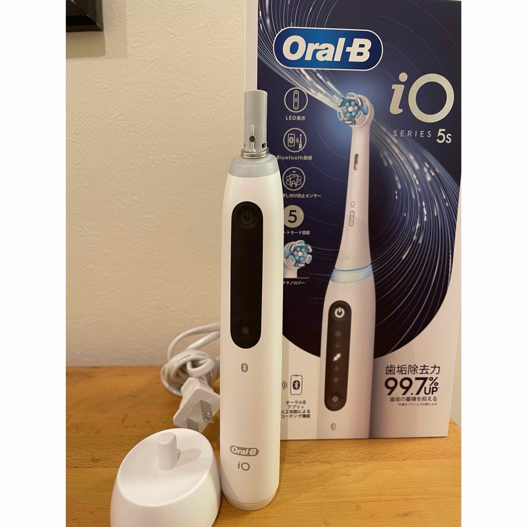 OralCare(オーラルケア)のOral-B iO SERIES 5s 電動歯ブラシ スマホ/家電/カメラの美容/健康(電動歯ブラシ)の商品写真