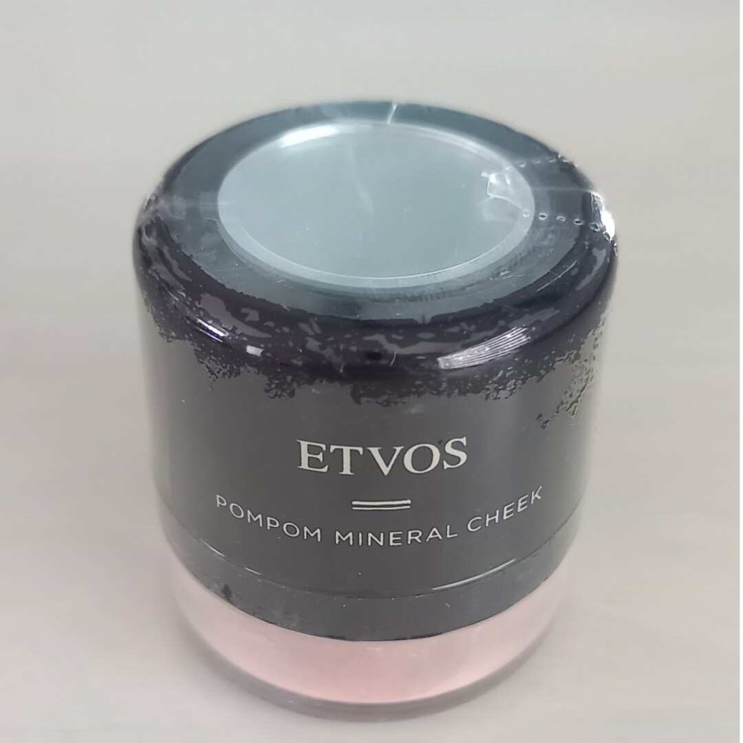 ETVOS(エトヴォス)の【エトヴォス】ポンポン ミネラル チーク ハニーサックル 2g コスメ/美容のベースメイク/化粧品(チーク)の商品写真