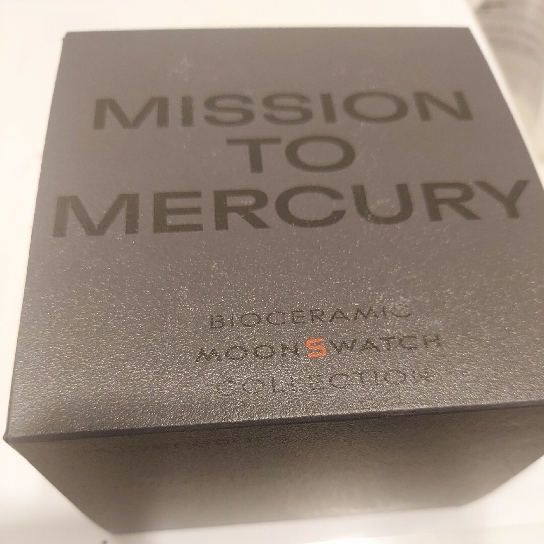 OMEGA×SWATCH　MERCURY(黒・ベルトグレー)新品(電池交換無料) メンズの時計(腕時計(アナログ))の商品写真