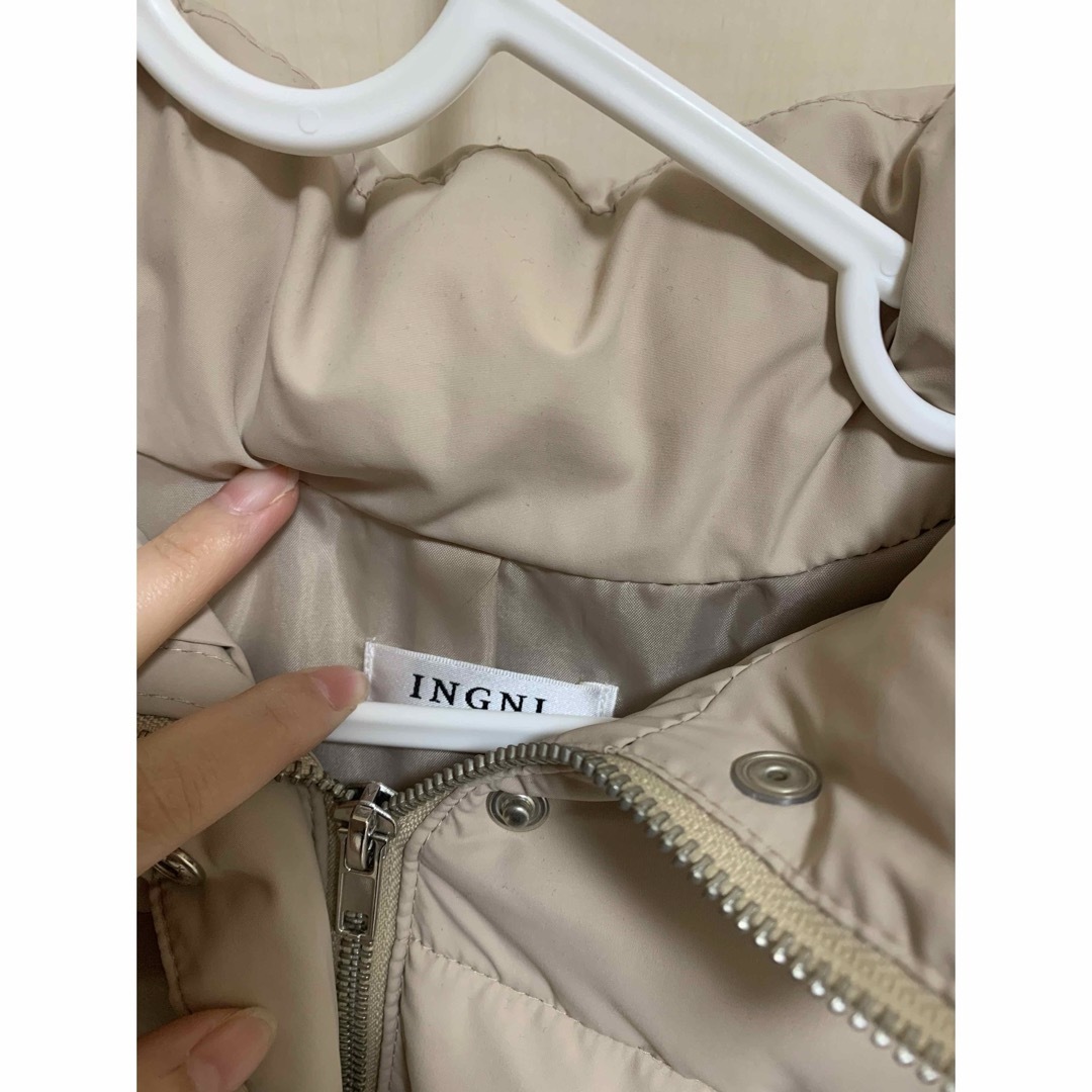 INGNI(イング)のダウンジャケットベージュ メンズのジャケット/アウター(ダウンジャケット)の商品写真