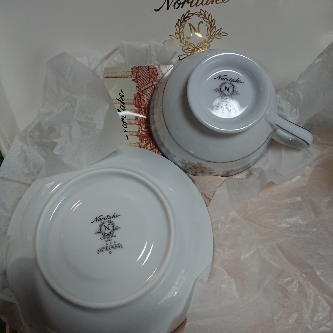 Noritake(ノリタケ)の新品 未使用 Noritake カップ&ソーサー 2客 インテリア/住まい/日用品のキッチン/食器(グラス/カップ)の商品写真