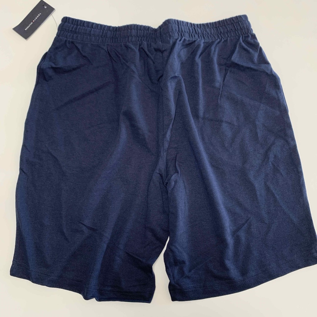 TOMMY HILFIGER(トミーヒルフィガー)の【新品】トミー ハーフパンツ ネイビー M メンズのパンツ(ショートパンツ)の商品写真