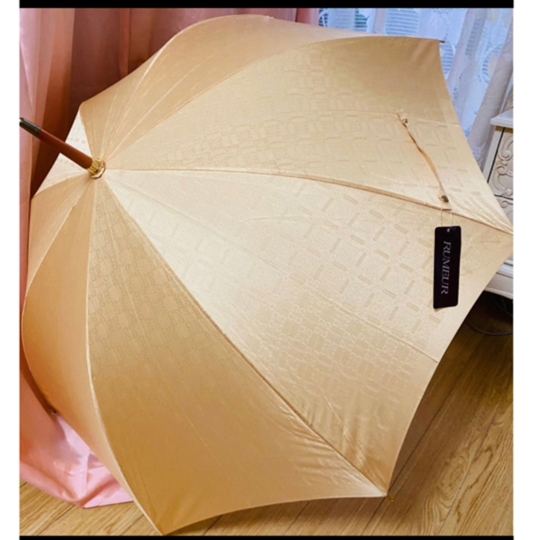GIVENCHY(ジバンシィ)の新品　ジバンシー　傘　雨傘　長傘　ブランド傘　ベージュ　ロゴ　デパート購入 レディースのファッション小物(傘)の商品写真