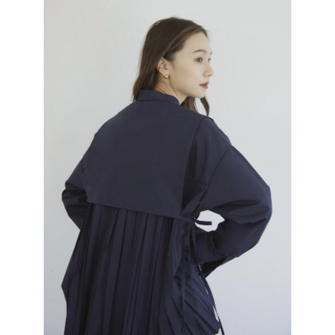 RANDEBOO(ランデブー)のRANDEBOO Pleats cape shirts プリーツブラウス レディースのトップス(シャツ/ブラウス(長袖/七分))の商品写真