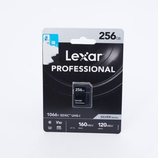 【未使用品】Lexar Professional 1066x 256GB SDXC UHS-I メモリーカード SILVER シリーズ C10 U3 V30 フルHD & 4Kビデオ 最大160MB/秒  (LSD1066256G-BNNNU) #9144(その他)