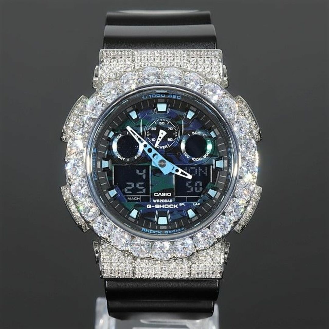G-SHOCK(ジーショック)のG-SHOCK カスタム GA100 ブルーカモフラ CZダイヤベゼル（キュービックジルコニア）ベゼル バックルカスタム ホワイトゴールド  メンズの時計(腕時計(アナログ))の商品写真