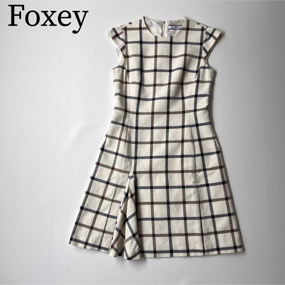 FOXEY NEW YORK(フォクシーニューヨーク)の美品　FOXEY NEWYORK フォクシー　フレアワンピース　ドレス　チェック レディースのワンピース(ひざ丈ワンピース)の商品写真