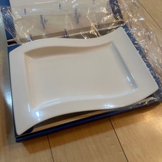 ビレロイアンドボッホ(ビレロイ&ボッホ)の新品　villeroy&boch プレート(食器)