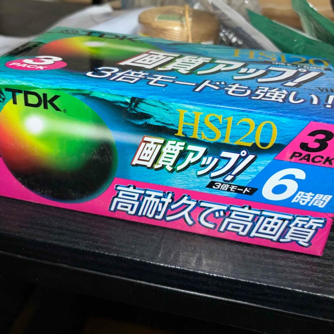 TDK(ティーディーケイ)の【新品未開封】VHSテープ　3個入り スマホ/家電/カメラのテレビ/映像機器(その他)の商品写真